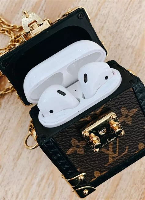 etuis airpods louis vuitton|Louis Vuitton AirPods case original.